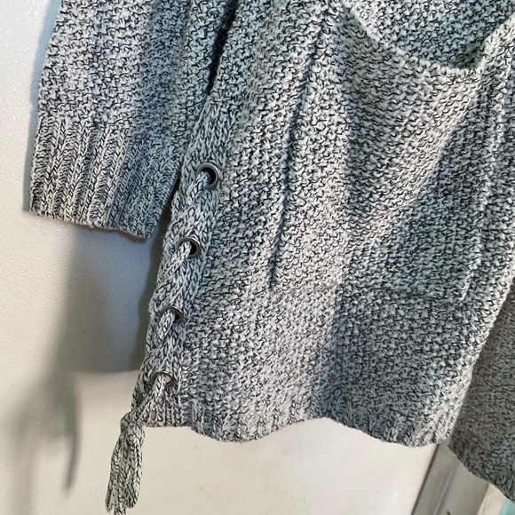 Dressbarn gray cozy and white cardigan sweater (M) - Picture 4 of 11